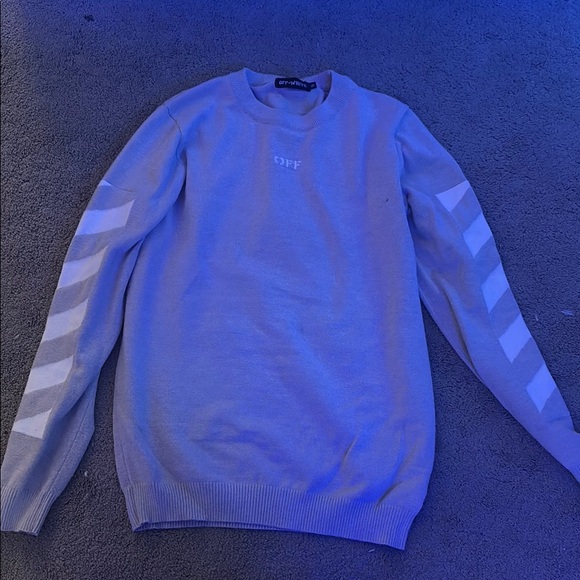 Off-White Gray Crewneck Sweater with Ribbed Cuffs